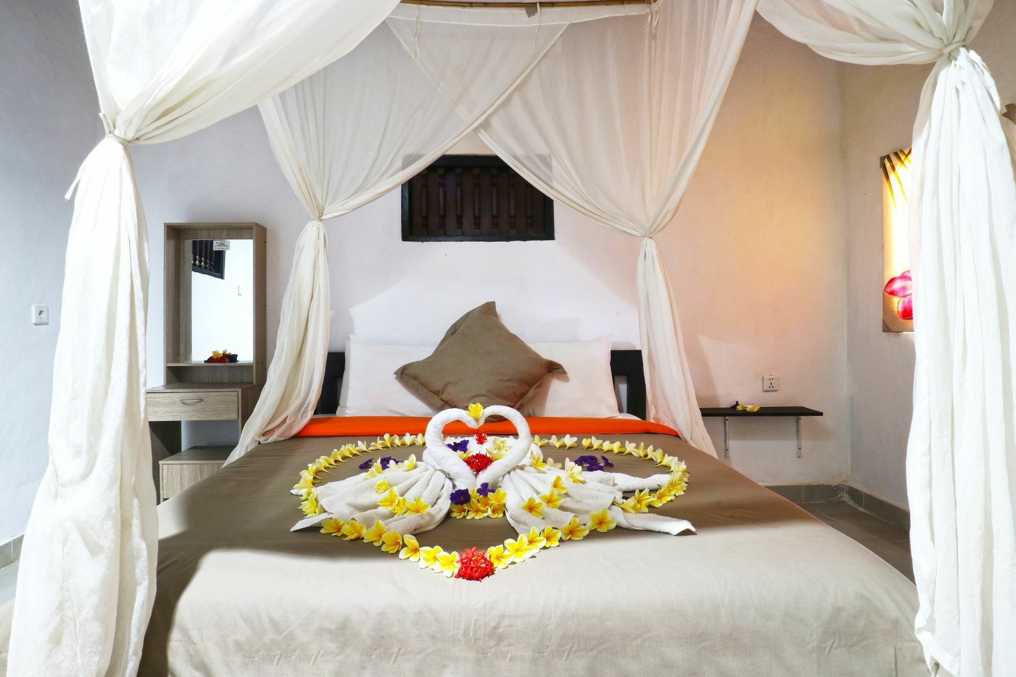 Sunjaya Kubu Guesthouse Nusa Lembongan  Ngoại thất bức ảnh