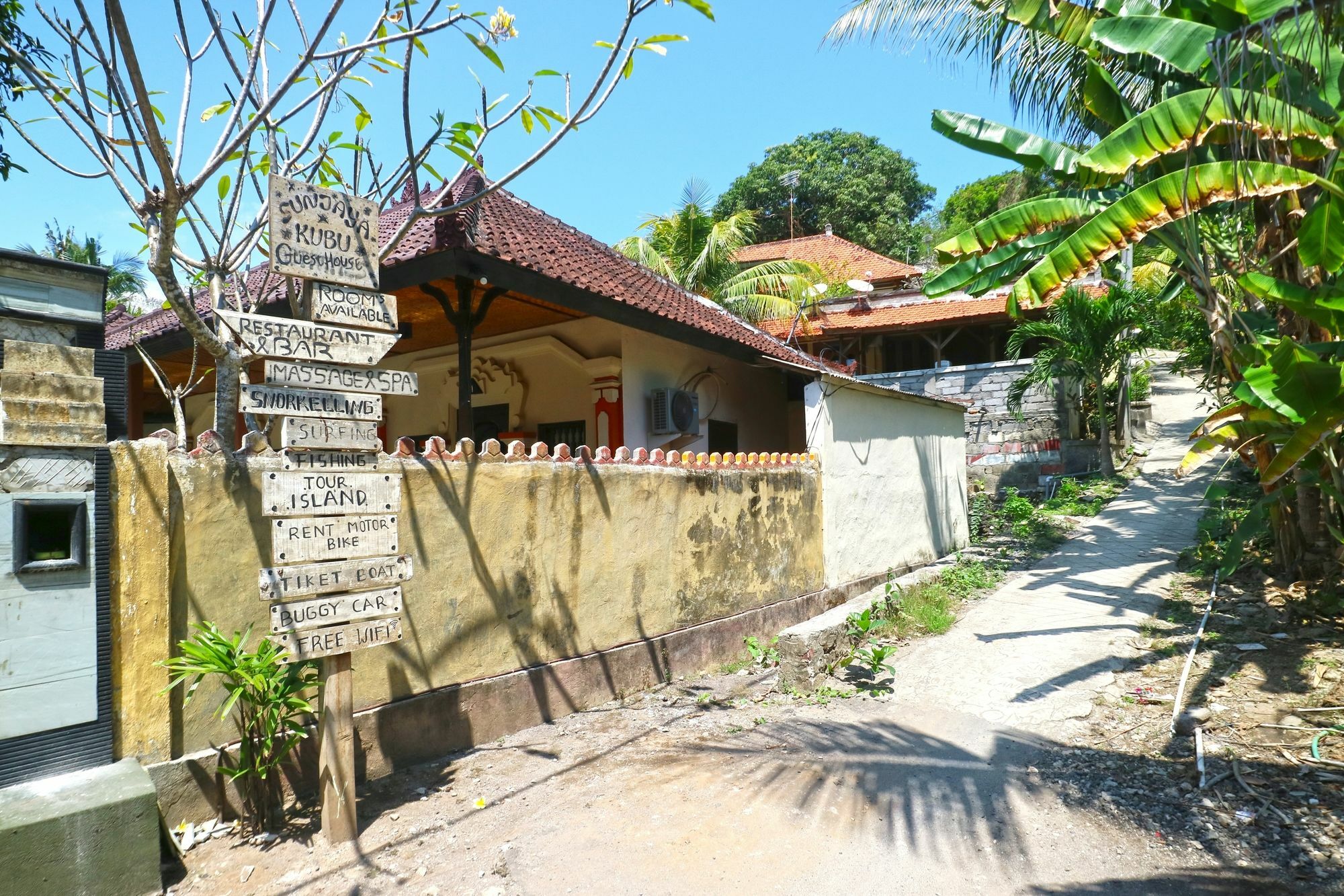 Sunjaya Kubu Guesthouse Nusa Lembongan  Ngoại thất bức ảnh